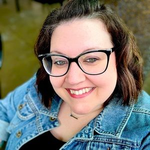 Meet your Posher, Lacey